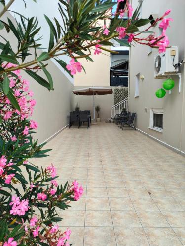 Gallery image of PhiloxenInn in Poligiros