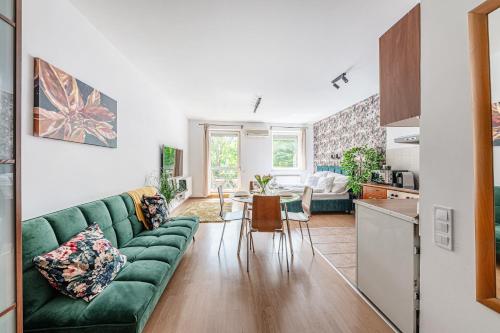 Velvet Dream Studio Peaceful Stay AC and Parking