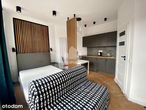 Gothic Modern Apart