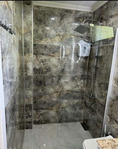 Bilik mandi di Casa Itkı