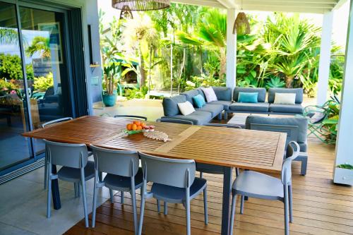 Taman di luar Villa Acacias - Piscine et vue panoramique