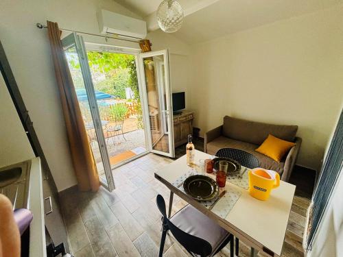 Charmant T2 avec piscine