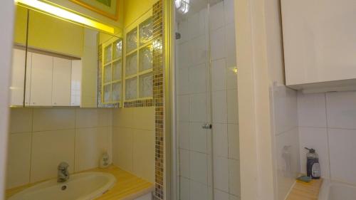 Un baño de 002 wonderful Studio in montorgueil