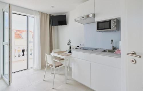 1 Bedroom Lovely Apartment In Vodice