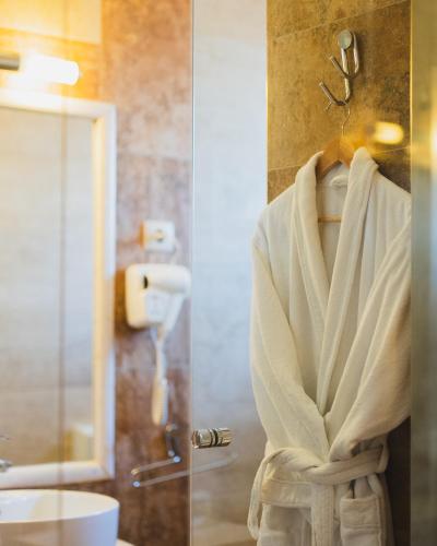Un baño de Hotel Alexandar Lux