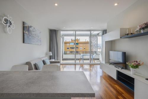 Modern Penthouse with Terrace and Parking