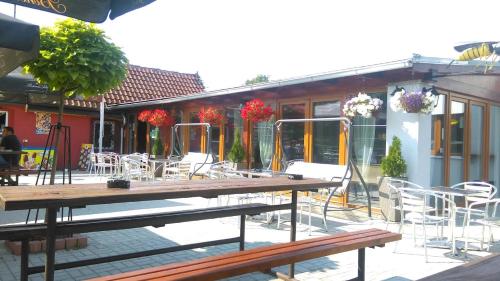 Restoran atau tempat lain untuk makan di Byt u letiště v Praze