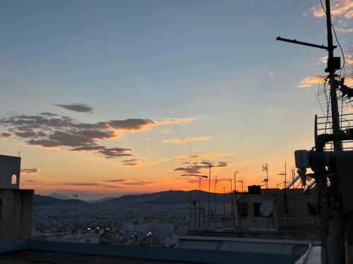 Athenian Loft with urban view!