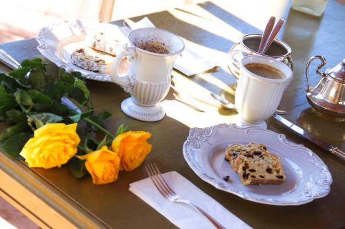 サンミゲル・デ・アジェンデにあるMansion San Miguelのテーブル(2皿の食べ物とコーヒー2杯付)