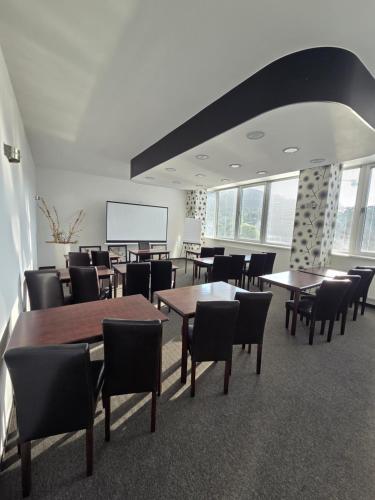 Ein Restaurant oder anderes Speiselokal in der Unterkunft Interhotel Tatra 