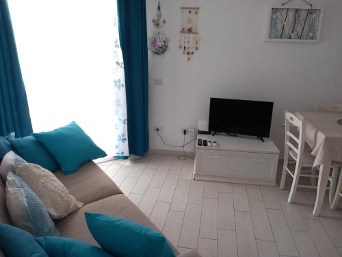 Televisyen dan/atau pusat hiburan di Family Island