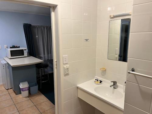 Bagno di Marlin Court Motel