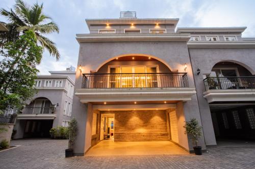 Exteriér nebo vchod ubytování Solace AquaVista 5-BHK Villa with Private Pool, Lounge Area & Bar