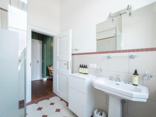 Ένα μπάνιο στο Rooms GUT HEIDEFELD