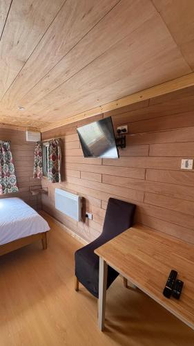 Gallery image of Bryn Bettws Lodge in Port Talbot