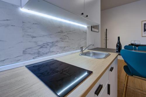 Modern Art Apartment San Giovanni