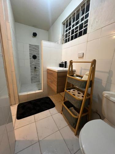 Gallery image of South Coast Vibes 2BR, 1BT in Christ Church