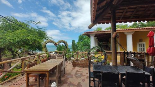 En balkon eller terrasse på Tour às Ilhas-Salvador