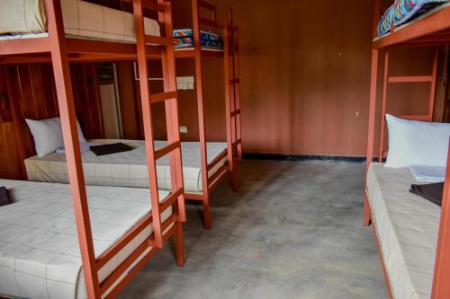 Ein Bett oder Betten in einem Zimmer der Unterkunft The Green Hostel