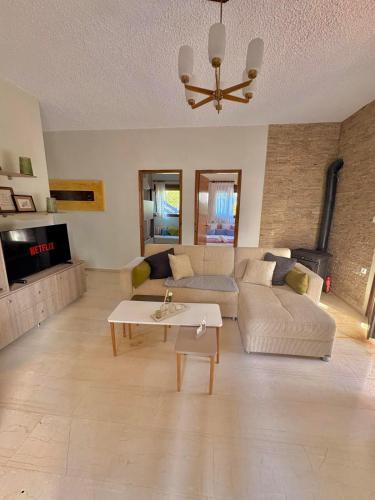 Summer sanctuary -180m from the sea in the center