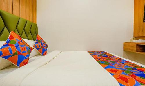 Voodi või voodid majutusasutuse Hotel New Deepak toas