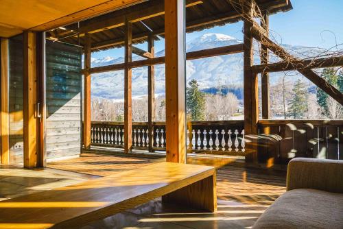 Lansersee Lake Chalet