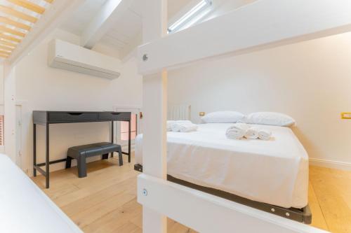 New Exclusive Apartment FONDAZIONE PRADA Tram to Duomo photo 11
