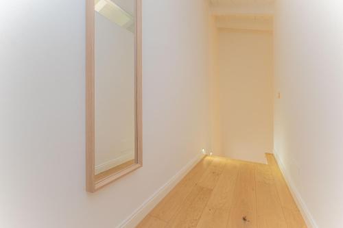New Exclusive Apartment FONDAZIONE PRADA Tram to Duomo photo 17