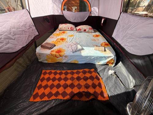 Φωτογραφία από το άλμπουμ του Garden Lake Camping σε Εξαμίλι