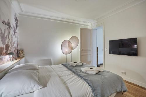 Apartment Eiffel Tower Trocadero by Studio Prestige