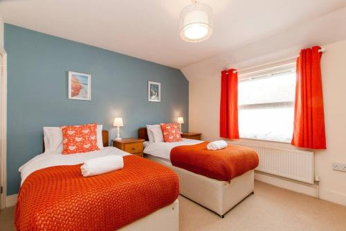 Voodi või voodid majutusasutuse Magdala Cottage -village Location- Dog Friendly toas