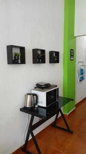 リオデジャネイロにあるStudio Encantado De Copacabanaの電子レンジ