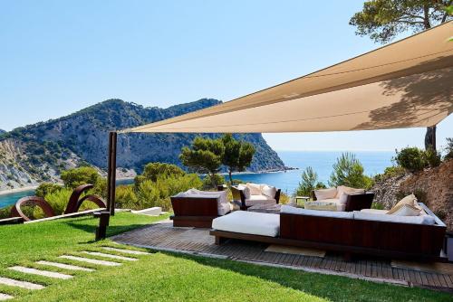 Modern 5-Bedroom Villa in Ibiza City, 1052