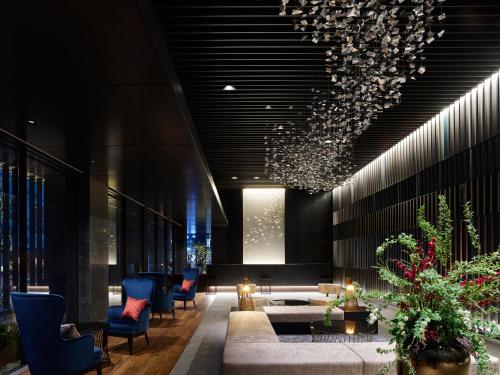 Гостиная зона в Mitsui Garden Hotel Fukuoka Nakasu