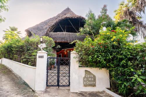 Taman di luar Casa Di Mia Luxury 4 br Villa with Pool and 3 min to the beach