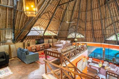 Kolam renang di atau dekat dengan Casa Di Mia Luxury 4 br Villa with Pool and 3 min to the beach