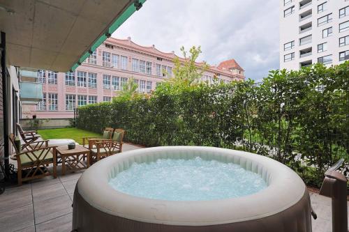 Jegeho Family Escape with garden, hot tub and free parking