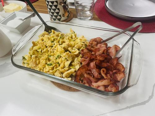 B&Bの敷地内または近くでの食事または食べ物