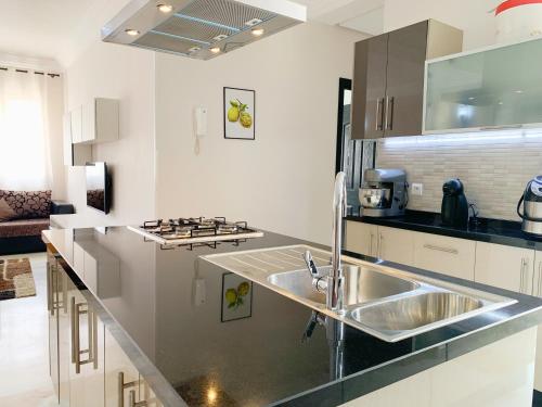 Η κουζίνα ή μικρή κουζίνα στο Atlas prestige suite