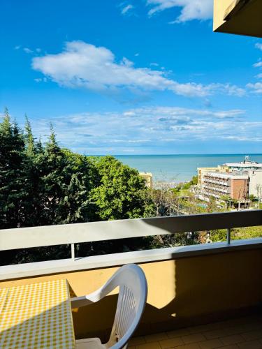 Balkoni atau teres di APPARTAMENTO -C- VISTA MARE con 2 camere da letto-Residence Azzurro
