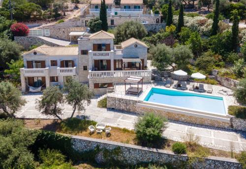 Πισίνα στο ή κοντά στο Villa Ionia with pool and sea view