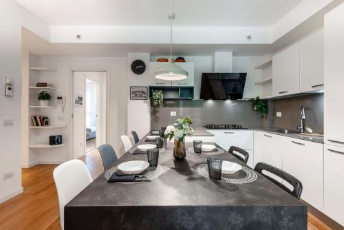 StayEasy Gargano - Stylish Apt with Private Yard