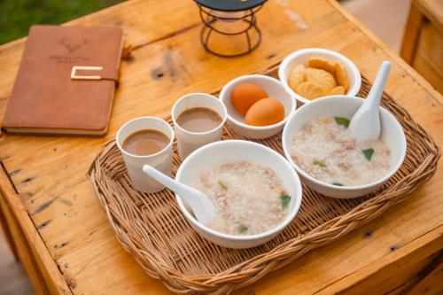 Đồ ăn tại/gần nhà khách