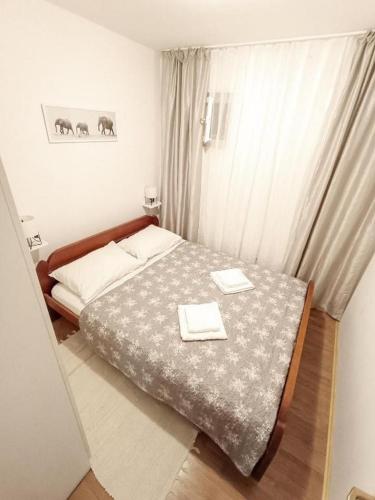 Apartments with parking space Korcula - 24457