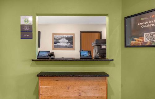 Фотография из галереи Extended Stay America Select Suites - Fort Myers - Northeast в Форт-Майерсе