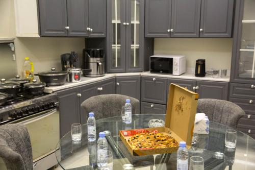 Kuchyň nebo kuchyňský kout v ubytování LuxHostel