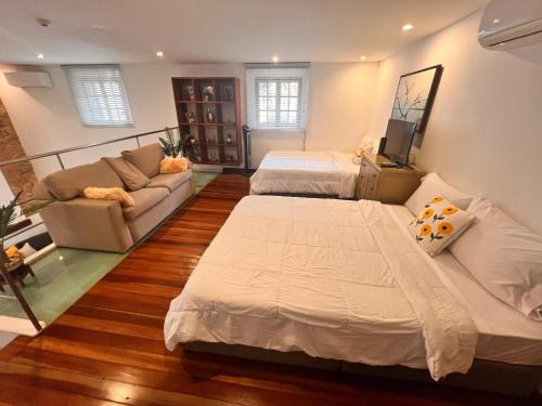 Cama o camas de una habitación en Luxury Oasis in the Old Town of Panama