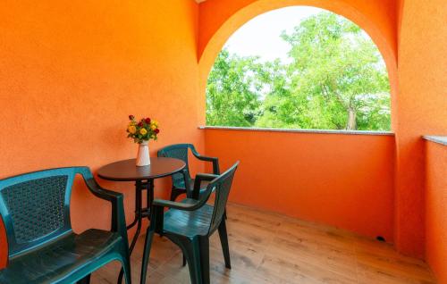 Awesome Apartment In Umag With Wifi