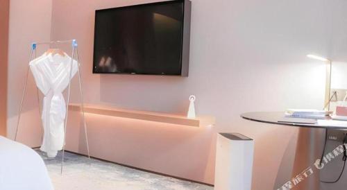 Μια τηλεόραση ή/και κέντρο ψυχαγωγίας στο Onejee Hotel Shenzhen