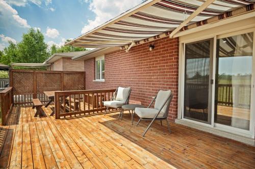Μπαλκόνι ή βεράντα στο Cozy 5Bdrm Home Games, Parking, Close to Arena